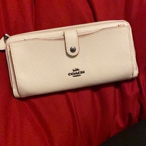 Like new coach wallet
